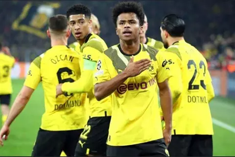 برشلونة يجدد اهتمامه بالتعاقد مع كريم أديمي